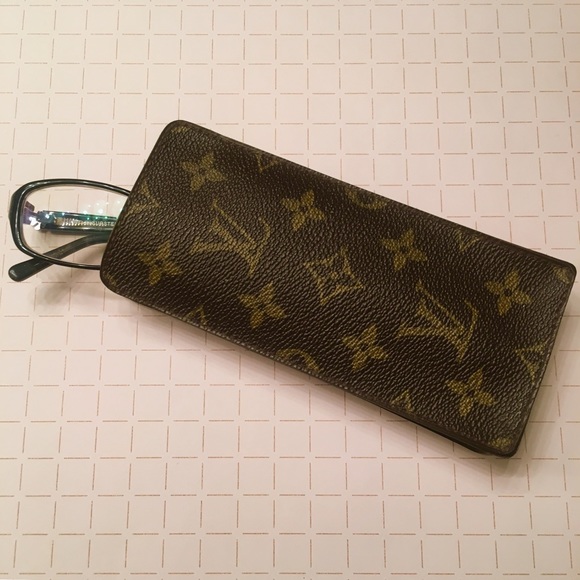 Louis Vuitton Accessories - Vintage Louis Vuitton Glasses Case 👓